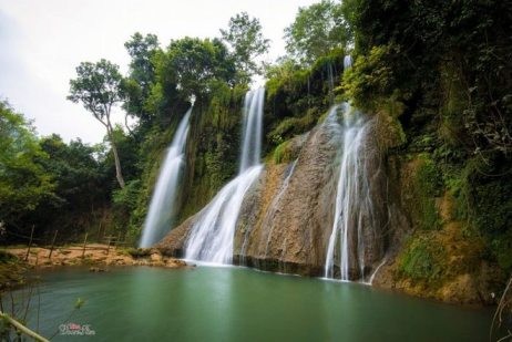 Die Schönheit des Dai Yem-Wasserfalls in Moc Chau