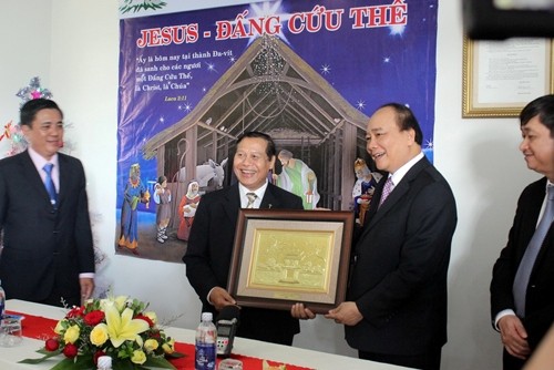 Vize-Premierminister Nguyen Xuan Phuc besucht Christliche Mission Vietnam 
