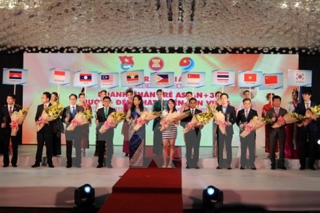 Preisverleihung an junge Unternehmer der ASEAN 