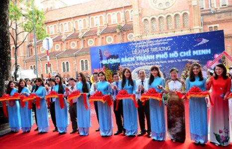 Buch-Straße in Ho Chi Minh Stadt offiziell in Betrieb genommen