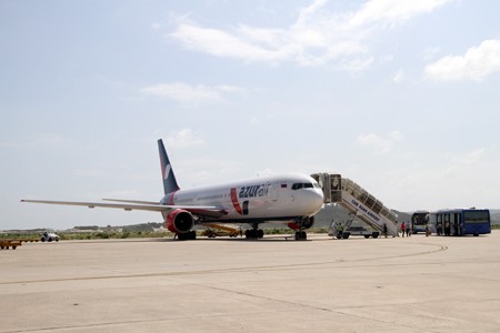 182 internationale Charterflüge landen zum Tetfest im Flughafen Cam Ranh in Khanh Hoa