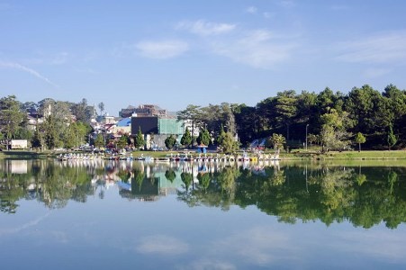 Schöner und attraktiver See Xuan Huong in Da Lat