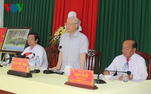 Generalsekretär Nguyen Phu Trong fordert mehr Einsatz gegen Dürre und Versalzung im Mekong-Delta