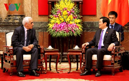 Staatspräsident Truong Tan Sang trifft den ersten Vorsitzenden des algerischen Obersten Gerichtshofs