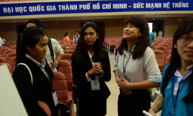 Eröffnung des ersten internationalen Wissenschaftsforums für Studenten in Vietnam