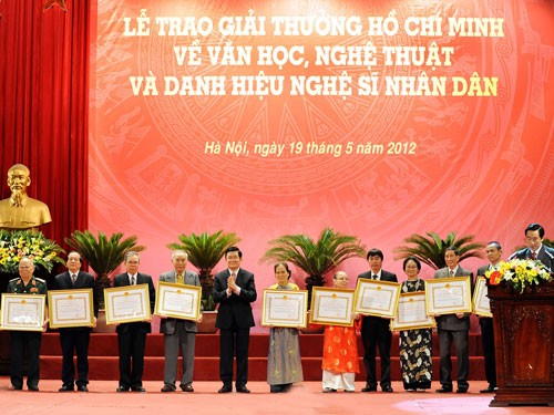 Verleihung des Ho-Chi-Minh-Preises und Preises des Staates für Literatur und Kunst 2016