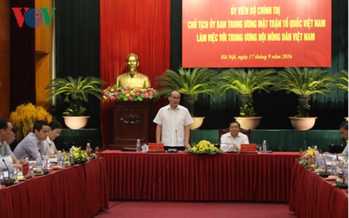 Vorsitzender der Vaterländischen Front Vietnams führt Arbeitstreffen mit Bauernverband