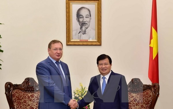Vizepremierminister Trinh Dinh Dung trifft Generaldirektor des russischen Erdölkonzerns Zarubezhneft