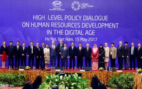 Entwicklung der Arbeitskräfte im digitalen Zeitalter: Vietnam hat das Thema richtig gewählt