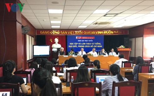 Lernen von Präsident Ho Chi Minh, um gegen die Verschlechterung der Ideologie und Ethik zu kämpfen