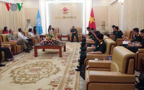 Generaloberst Nguyen Chi Vinh empfängt UN-Einschätzungs- und Beratungsdelegation