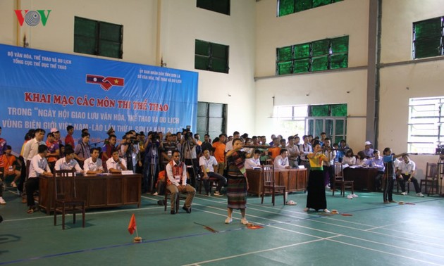  Eröffnung des “Festtags für Kultur-, Sport- und Tourismusaustausch am Grenzgebiet Vietnam-Laos 