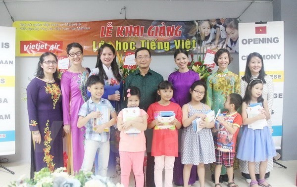 Trainingskurs für vietnamesische Lehrer im Ausland eröffnet