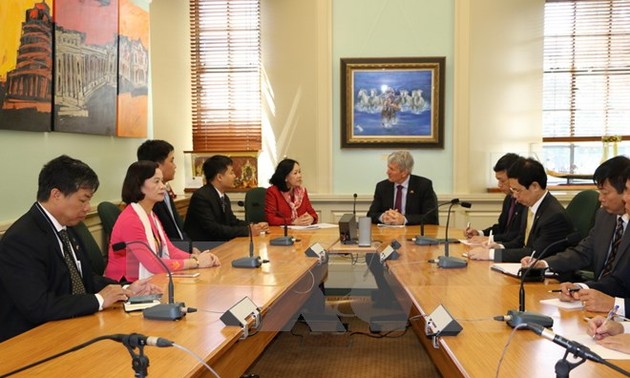 Leiterin der Zentralabteilung für Öffentlichkeitsarbeit Truong Thi Mai besucht Neuseeland