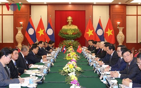 KPV-Generalsekretär Nguyen Phu Trong führt Gespräch mit dem laotischen Parteichef