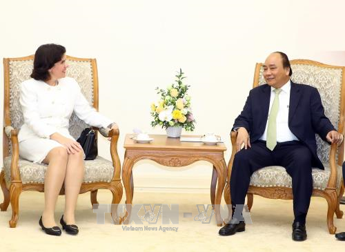 Premierminister Nguyen Xuan Phuc empfängt die kubanische Botschafterin in Vietnam