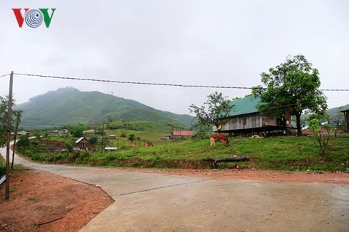 Rückkehr in die vom Taifun besuchte Gemeinde Yang Mao