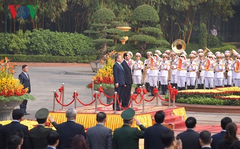 Staatspräsident Tran Dai Quang leitet Empfangszeremonie für Südkoreas Präsident Moon Jae-in