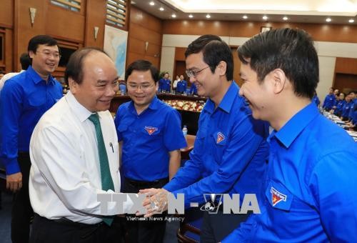 Premierminister Nguyen Xuan Phuc nimmt an  Arbeitstreffen mit dem Jugendverband teil