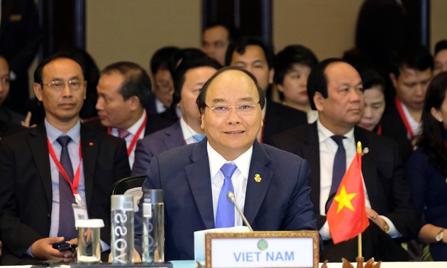 Premierminister Nguyen Xuan Phuc nimmt am CLMV-Gipfeltreffen teil