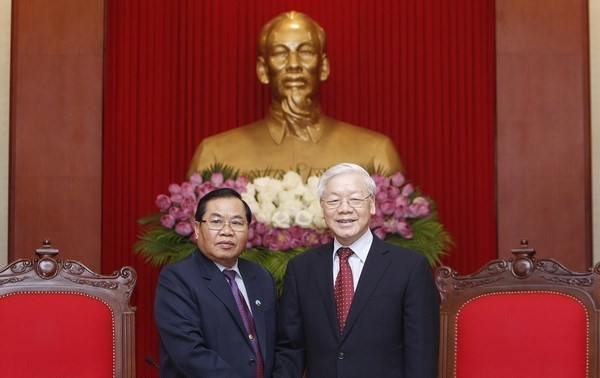 KPV-Generalsekretär Nguyen Phu Trong empfängt den laotischen Vize-Parlamentspräsident