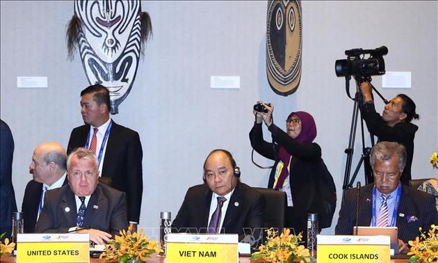 Premierminister Nguyen Xuan Phuc beginnt seine Tätigkeiten in der 26. Hochrangigen APEC-Woche