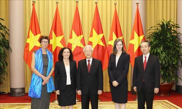 KPV-Generalsekretär, Staatspräsident Nguyen Phu Trong empfängt Botschafter der Länder