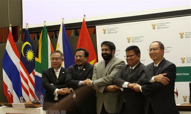 Die neue Seite in der diplomatischen Beziehung zwischen ASEAN und Südafrika anzutreben