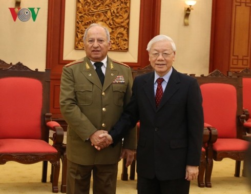 KPV-Generalsekretär, Staatspräsident Nguyen Phu Trong empfängt die kubanische militärische Delegation