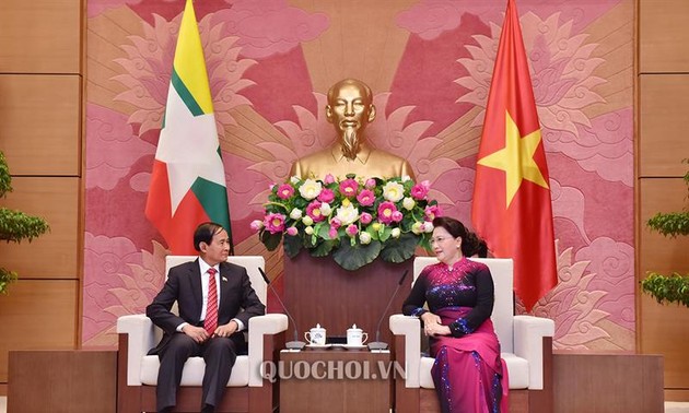 Parlamentspräsidentin Nguyen Thi Kim Ngan trifft Myanmars Präsident