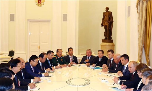 Premierminister Nguyen Xuan Phuc trifft Russlands Präsident 