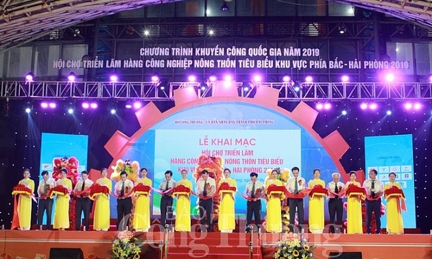Messe der für die nordvietnamesischen ländlichen Gebiete typischen Industriegüter eröffnet