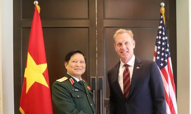 Vietnams Verteidigungsminister führt bilaterale Treffen am Rande von Shangri-La-Dialog