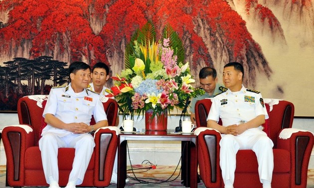Delegation der vietnamesischen Marine besucht China