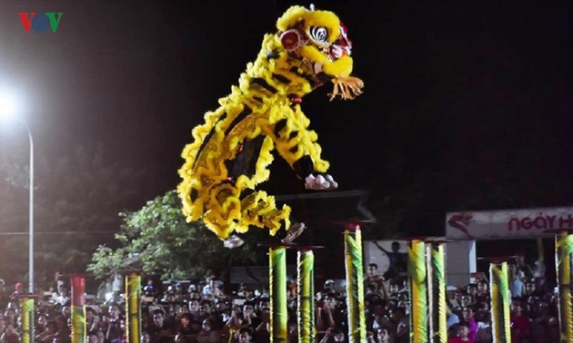 Mehr als 70 Löwentanzgruppen nehmen am internationalen Löwentanz-Festival Hue 2019 teil