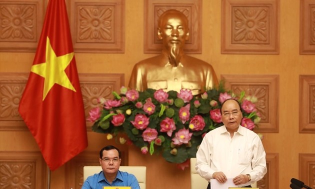 Premierminister Nguyen Xuan Phuc tagt mit der Arbeitsunion