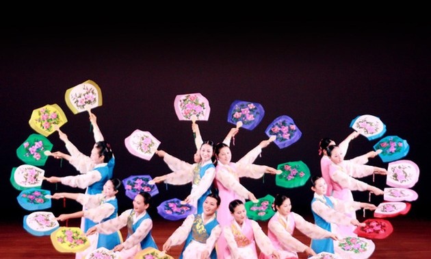 “Korea Festival in ASEAN” stellt den Hanoier Zuschauer die südkoreanische traditionelle Kunst vor