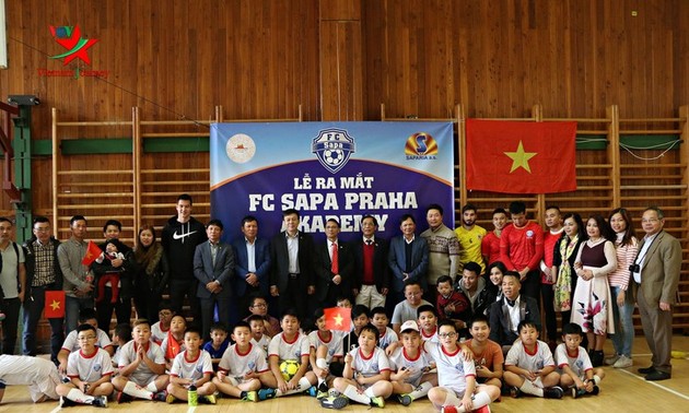 Gründung der ersten Fußball-Akademie der Vietnamesen in Tschechien