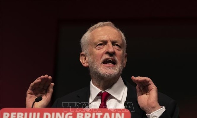 Großbritannien: das erste TV-Duell zwischen Premierminister Boris Johnson und Oppositionschef Jeremy Corbyn
