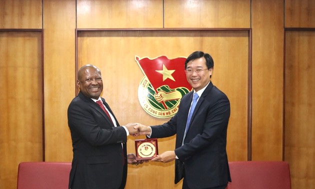 Erster Sekretär des Jugendverbands empfängt Südafrikas Botschafter in Vietnam