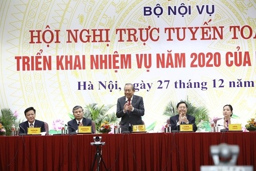 Vize-Premierminister Truong Hoa Binh nimmt an der Online-Konferenz zu Aufgaben im Jahr 2020 des Innenministeriums teil