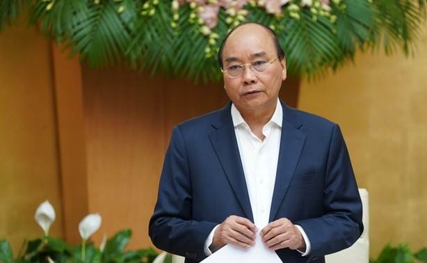 Premierminister Nguyen Xuan Phuc: Trotz Schwierigkeiten sind die Wirtschaft und Gesellschaft stabil