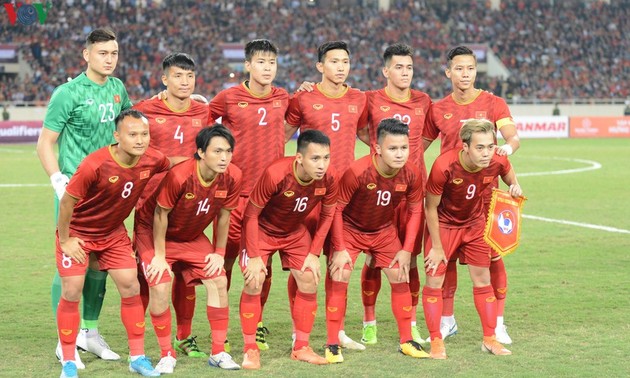 Vietnamesische Fußballnationalmannschaft wird bestens für AFF Cup 2020 unterstützt