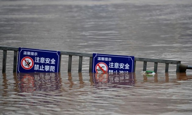 Premierminister Nguyen Xuan Phuc fragt durch Telegramm nach Fluten in China
