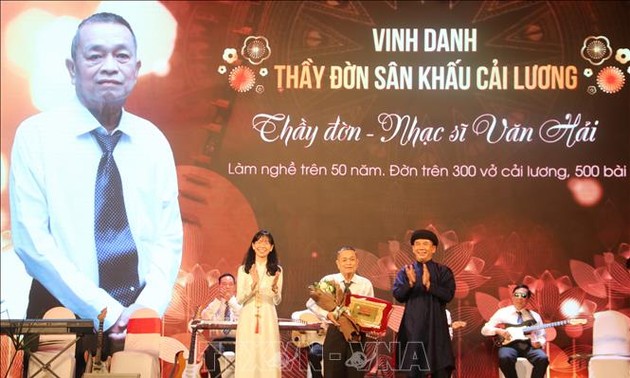 Tag der vietnamesischen Theaterbühne 2020: Ehrung der hervorragenden Künstler