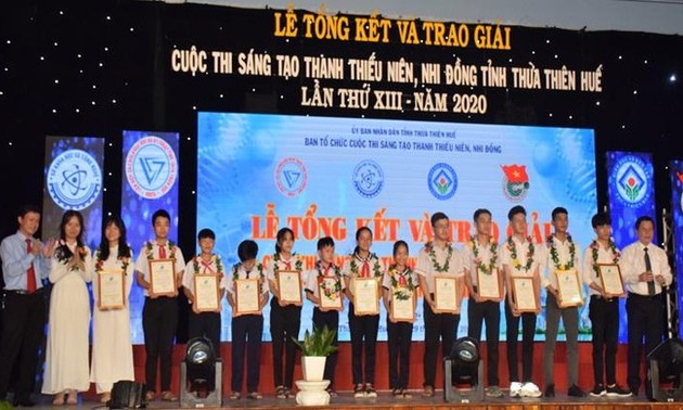 Preisverleihung des Kreativwettbewerbs für Jugendliche in Thua Thien-Hue