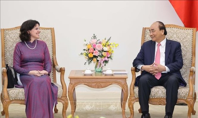 Premierminister Nguyen Xuan Phuc empfängt kubanische Botschafterin