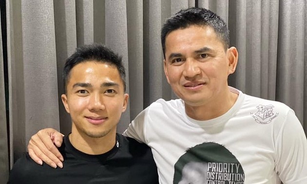 Kiatisuk empfiehlt Chanathip Songkrasin, dem vietnamesischen Fußballklub Hoang Anh Gia Lai beizutreten