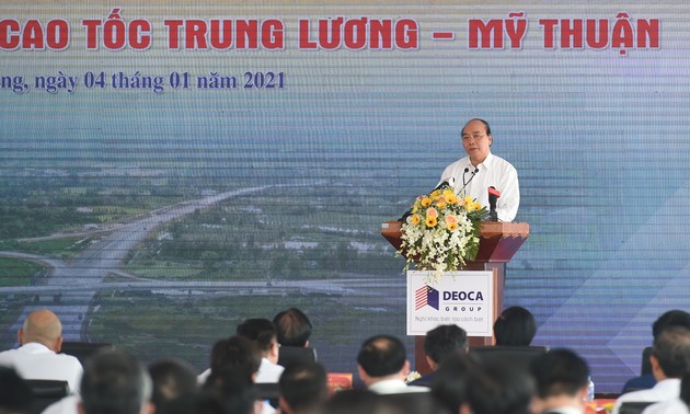 Premierminister Nguyen Xuan Phuc erteilt Befehl zum Baubeginn der Autobahn My Thuan – Can Tho