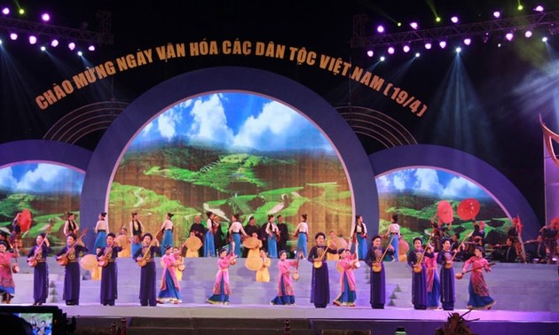 Ehrung einzigartiger Werte beim Kulturtag der vietnamesischen Volksgruppen